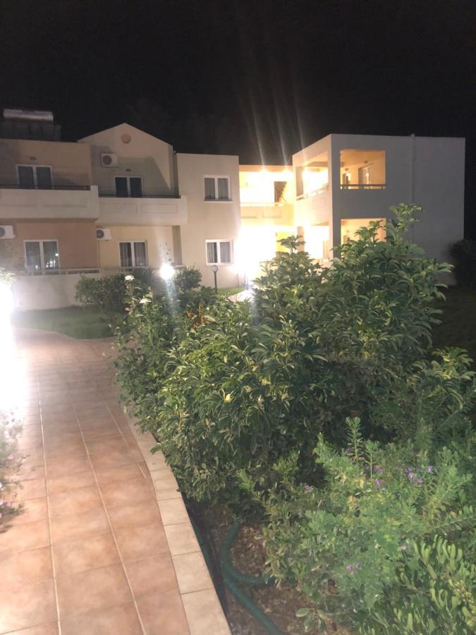 Dimitris Apartments Platanias  Bagian luar foto
